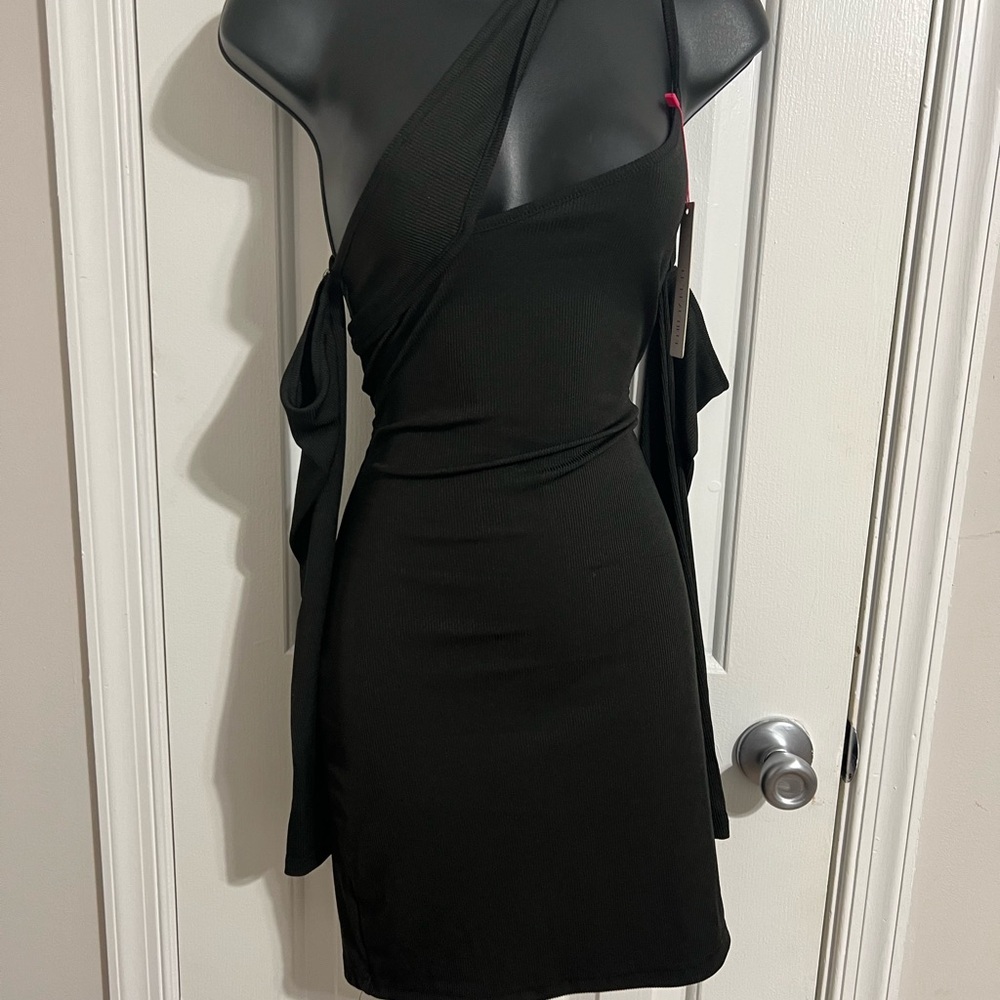 Sophisticated One-Shoulder Black Dress